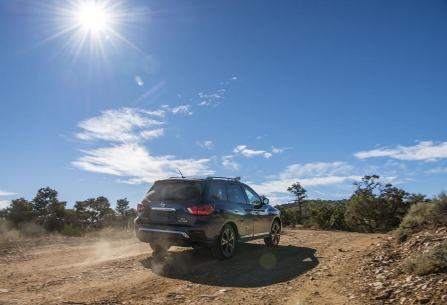  Nissan Pathfinder (R52) 2016 года  (NA) (фото 3 из 41)